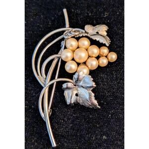 Vintage Beau Sterling Silver Pearl Grapes Brooch